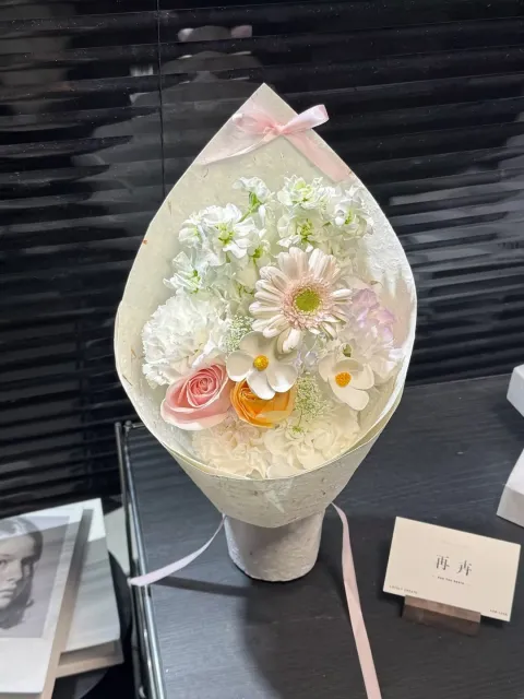 【素粉轻痕】