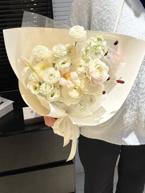 【檐下白】