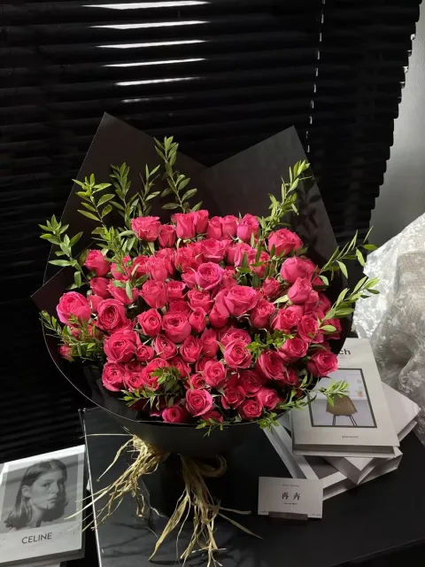 【密集深红】