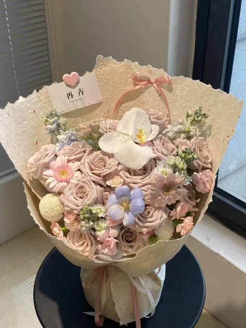 【粉蝶抱蓝】
