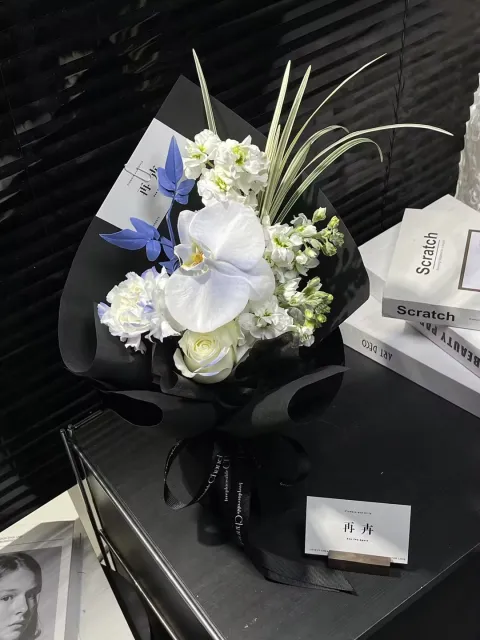 【冷白孤蓝】